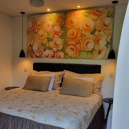 Suite Ilhabela - encantadora com varanda e vista panorâmica Extérieur photo